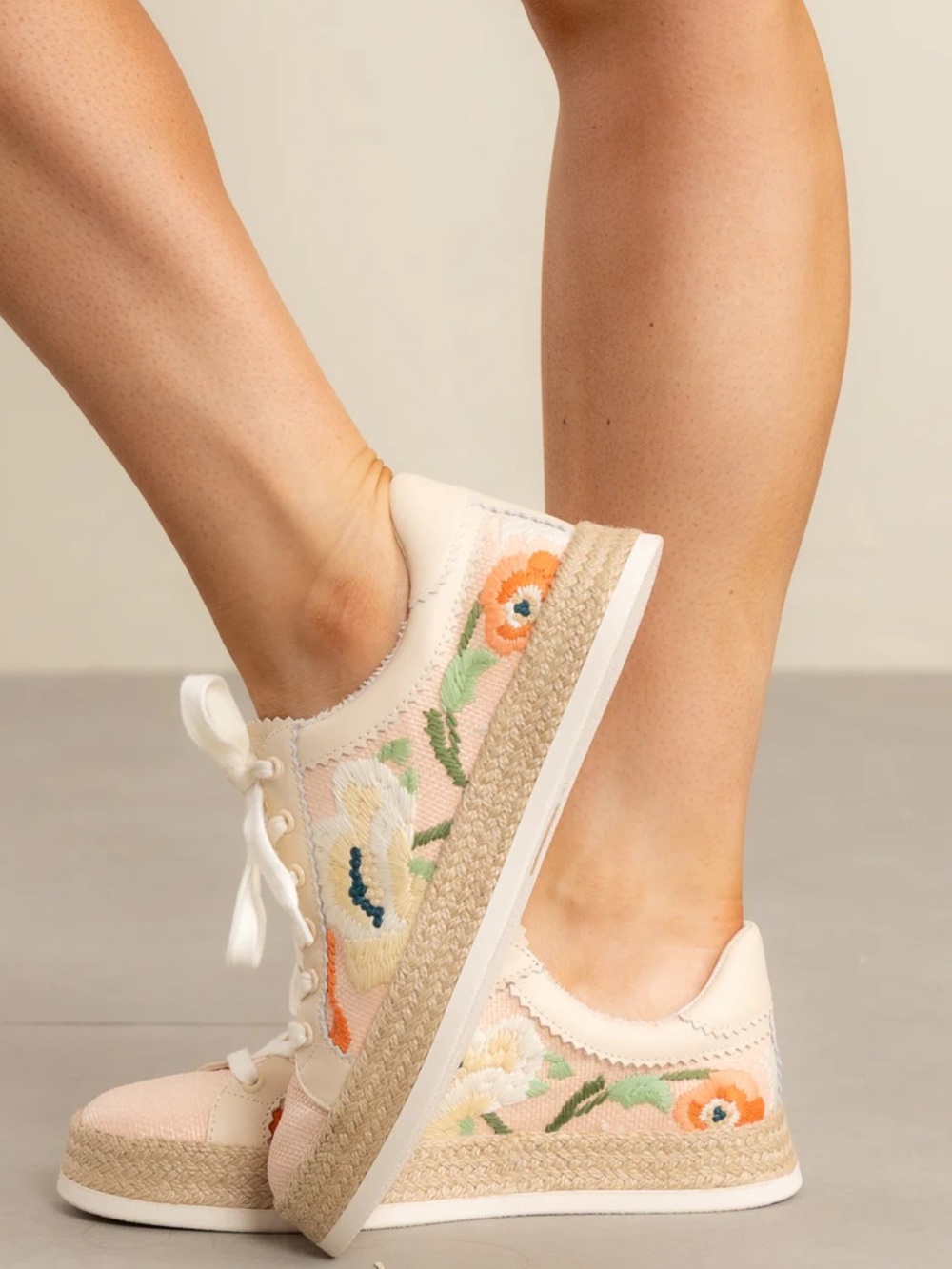 Dolce vita floral sneakers pink raffia platform in size 7.5